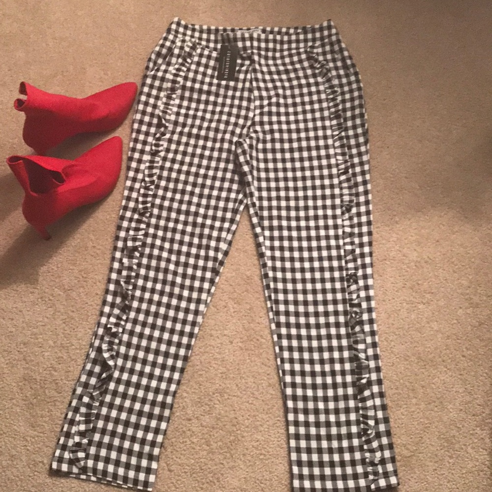 🌹White & Black checkered pants 🌹